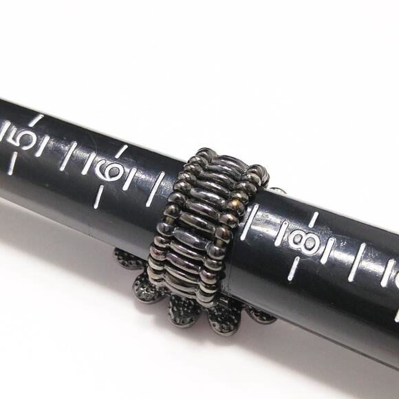 Purple & Lavender Flower Gun Metal Gray Stretch Ring, Size 7 - Picture 5 of 8